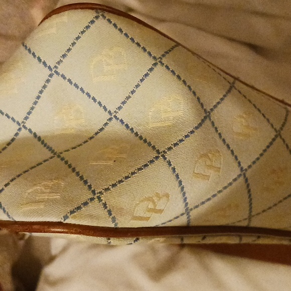 Dooney & Bourke Pale Green Hobo Crescent Bag/ Satchel ~ Very Gently Used - Picture 6 of 9